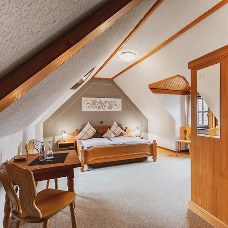 Fremden- Und Monteurzimmer "Zum Ochsen" Flieden エクステリア 写真