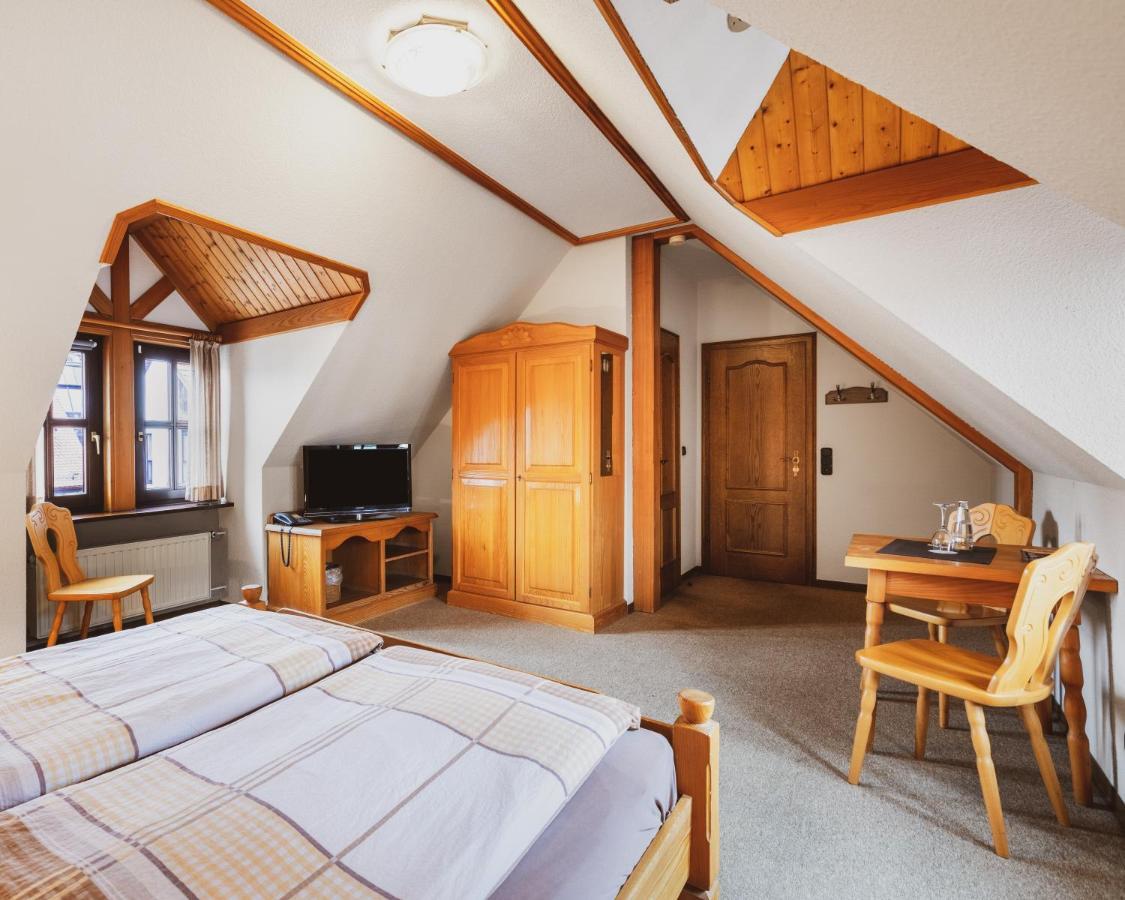 Fremden- Und Monteurzimmer "Zum Ochsen" Flieden エクステリア 写真