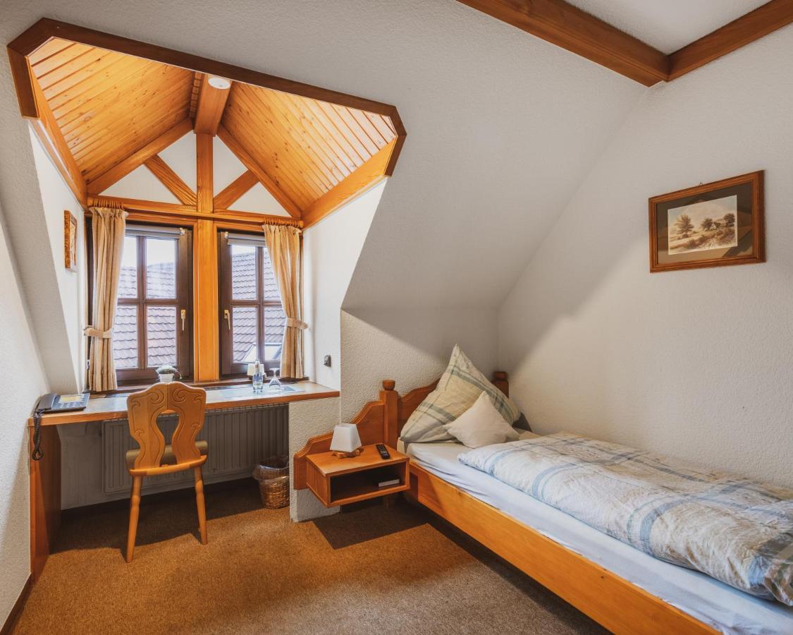 Fremden- Und Monteurzimmer "Zum Ochsen" Flieden エクステリア 写真